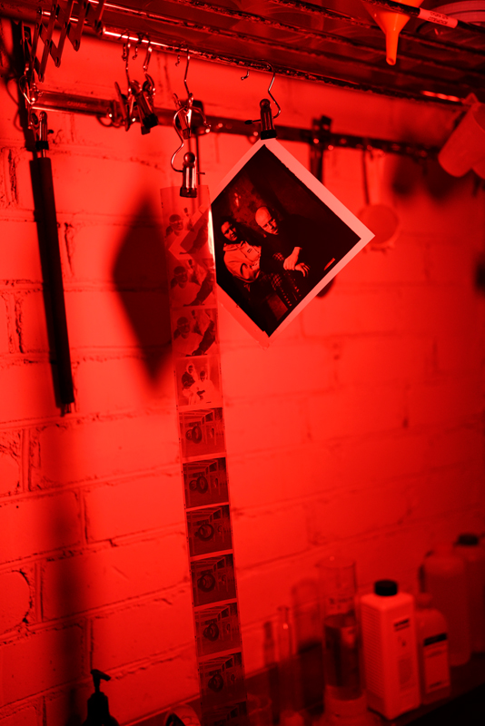 Фотографии нужно время просохнуть и при желании можно тонировать тонером сепия.