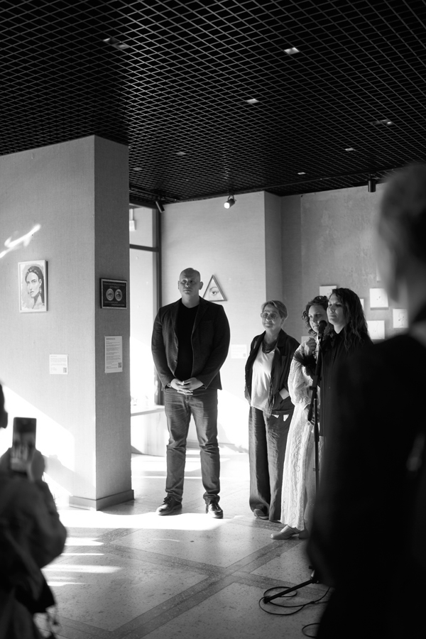 Принял участие, как фотограф в выставке 