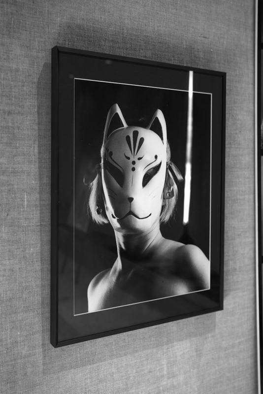 «Вкус сложно передать через обложку — он спрятан за блестящей ширмой. Укуси — и я покажу, что это было, если будет в этом смысл».